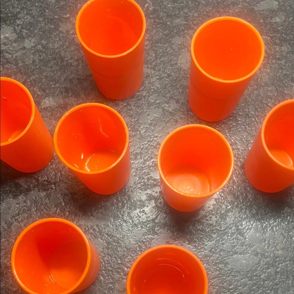 Vintage Orange Tumblers by Tupperware. Set of 8 exc condition